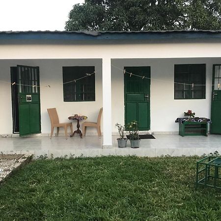 Anns Guesthouse Bakaugambia Exterior photo