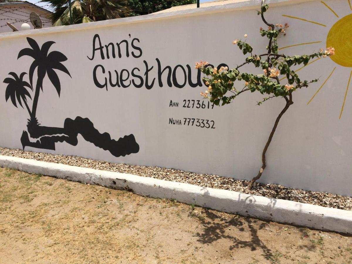 Anns Guesthouse Bakaugambia Exterior photo
